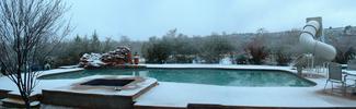 Luna Vista pool area